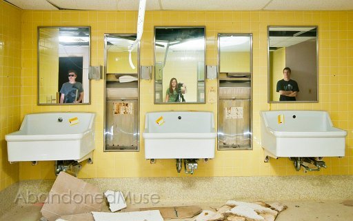 411115_267831466611388_100001536108982_760933_1193651239_o.jpg - 3 lights on the floor and a really long exposure.