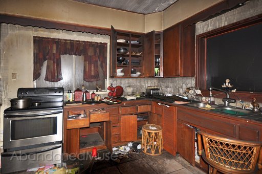 DSC_9383.jpg - Kitchen